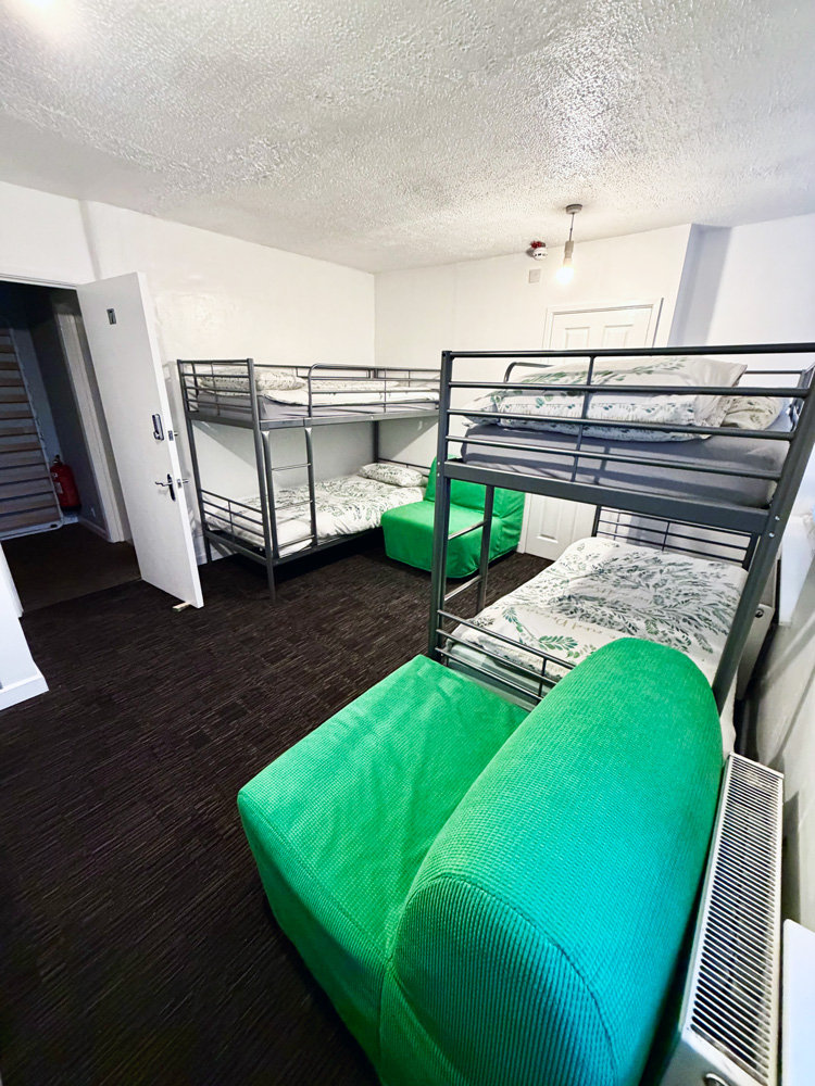 Bunk En-suite — Room 2
