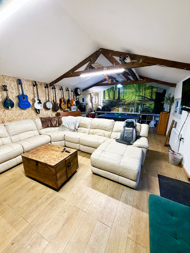 Garden room lounge with guitars